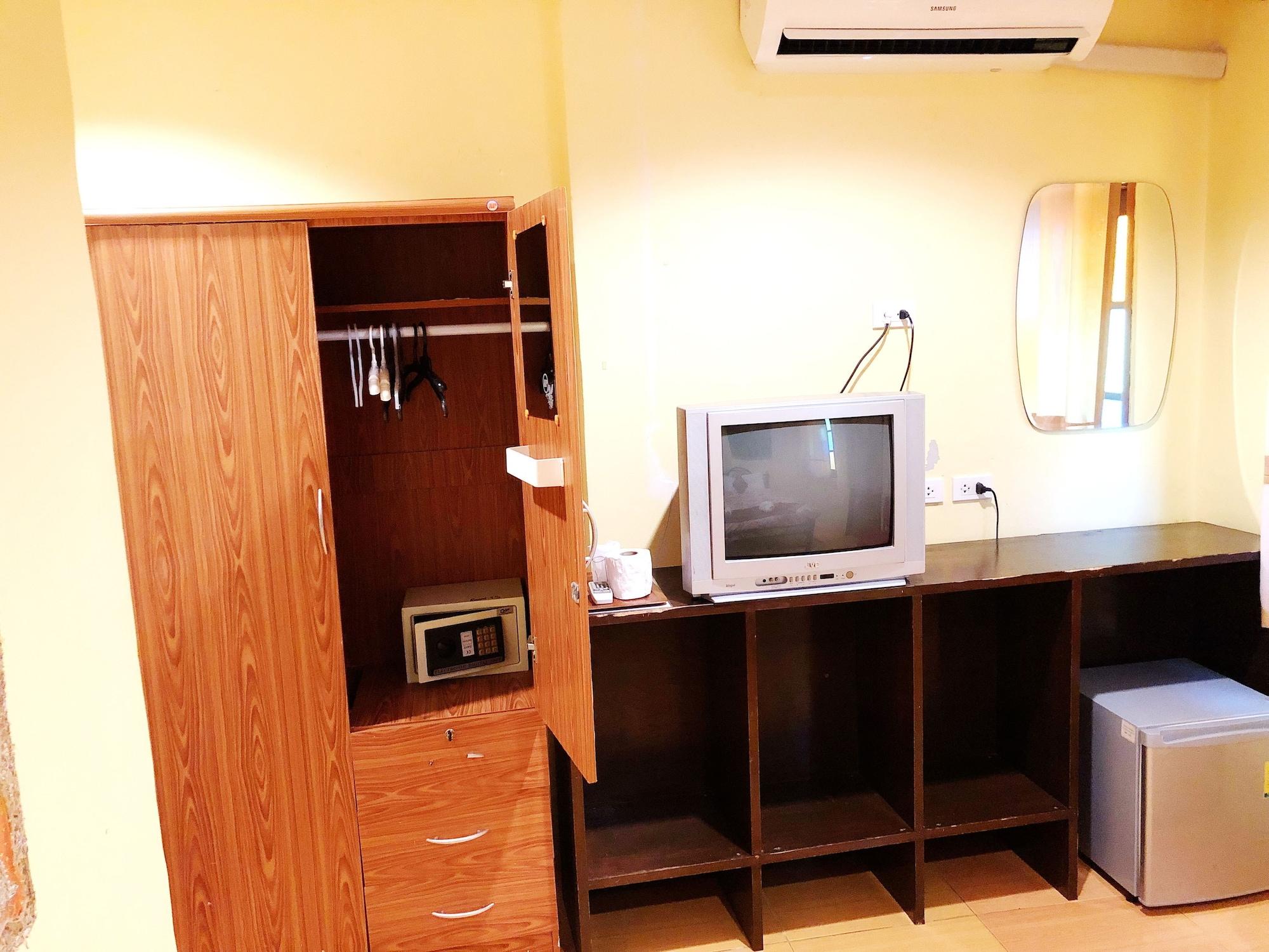 โกลด์ซี บีช Hotel Patong ภายนอก รูปภาพ