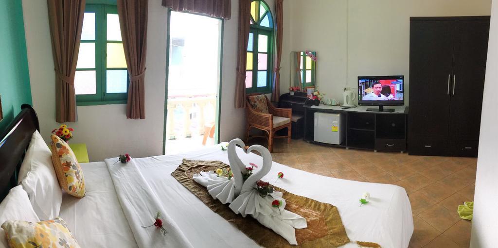 โกลด์ซี บีช Hotel Patong ภายนอก รูปภาพ