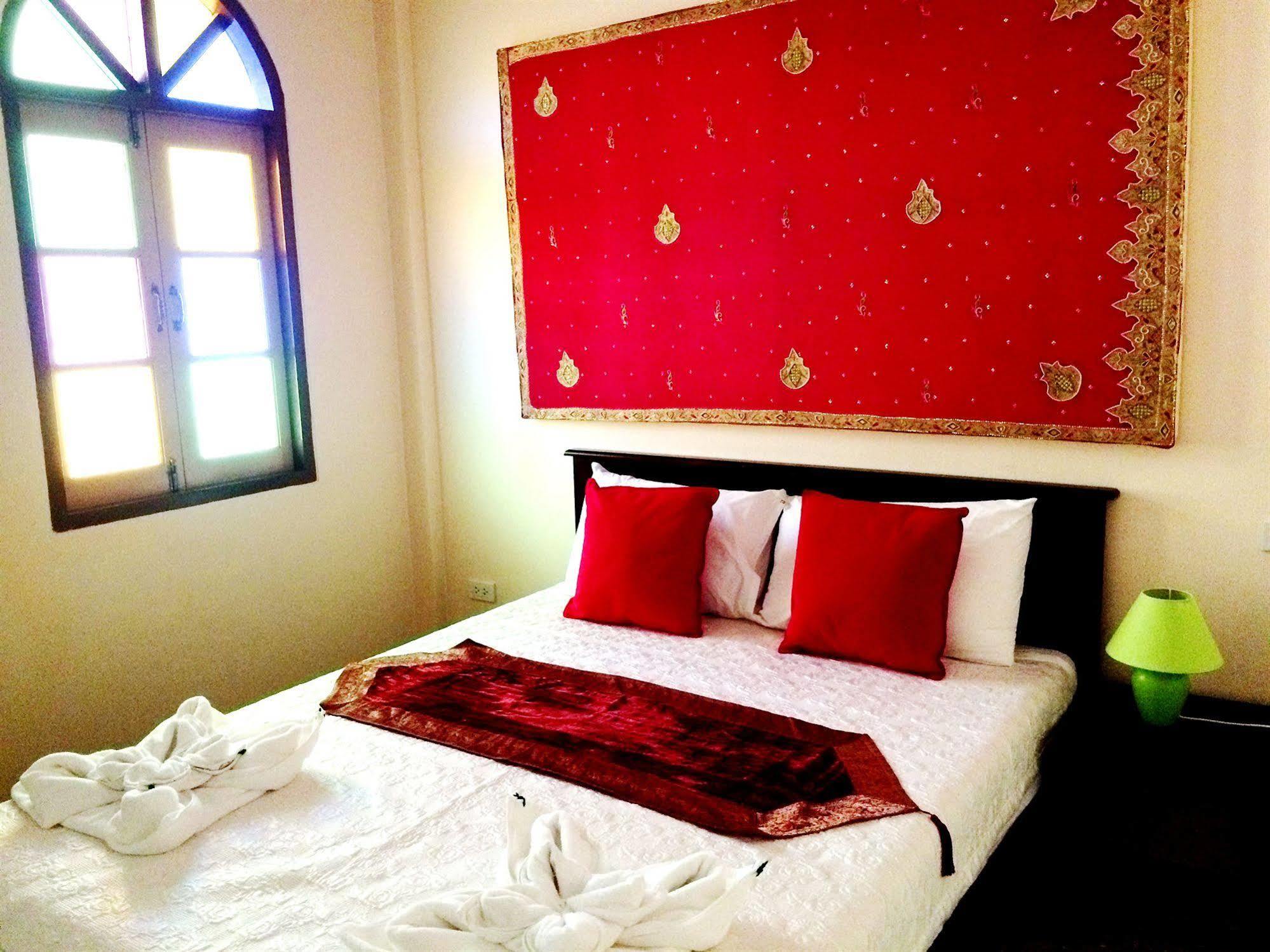 โกลด์ซี บีช Hotel Patong ภายนอก รูปภาพ